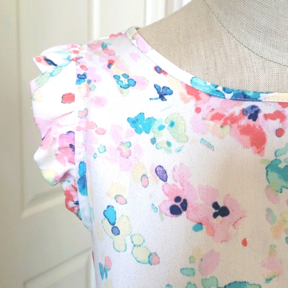 LC LAUREN CONRAD Sleeveless Blouse Watercolor Floral Ruffle Shoulders • MEDIUM - Picture 7 of 16